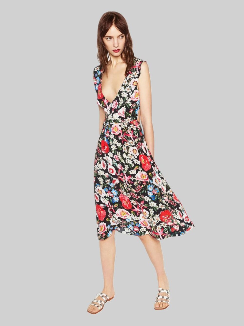 ZARA FLORAL DRESS  S  MIDI DRESS A blossoming design with a V-neckline.  Zara
